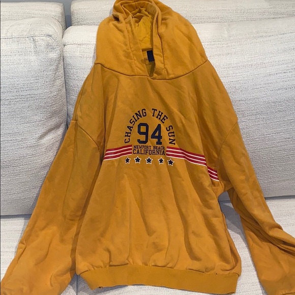 Sweatshirt - Picture 3 of 4